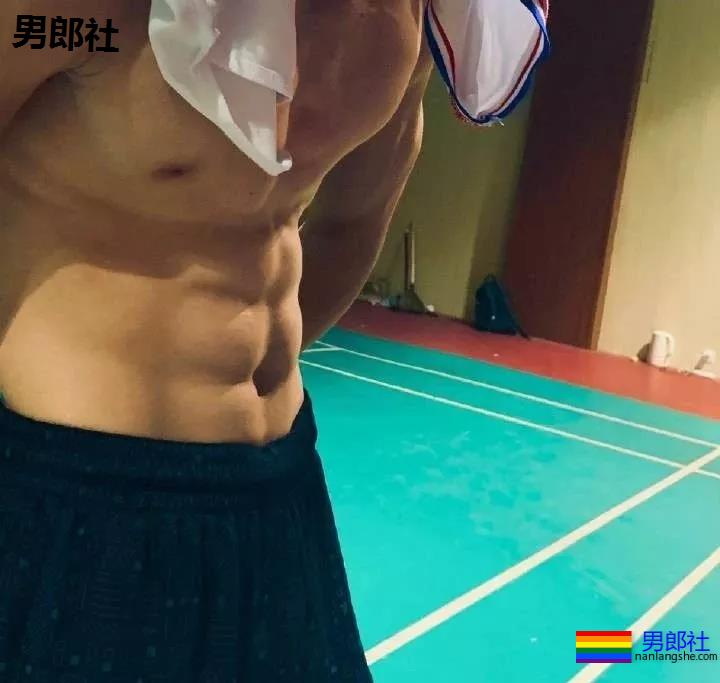 腹肌体育生小哥，随便打包一个带走！ - 51虹马