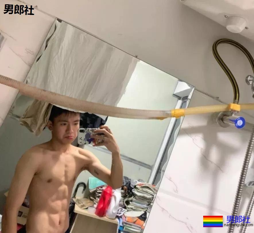 腹肌体育生小哥，随便打包一个带走！ - 51虹马