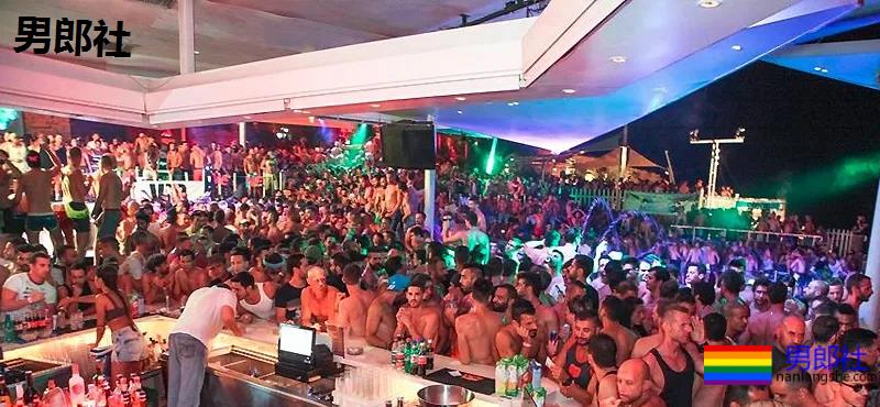 每年八月，三万基男齐聚希腊GAY岛上，就为这一盛事！ - 51虹马