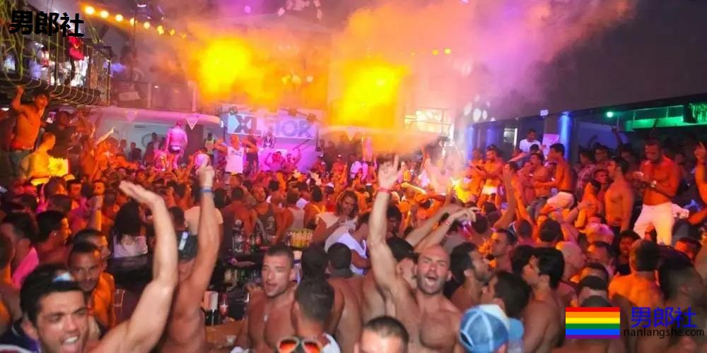 每年八月，三万基男齐聚希腊GAY岛上，就为这一盛事！ - 51虹马