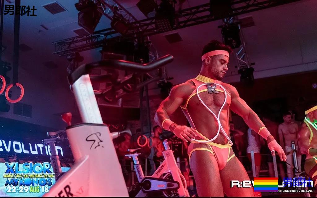 每年八月，三万基男齐聚希腊GAY岛上，就为这一盛事！ - 51虹马