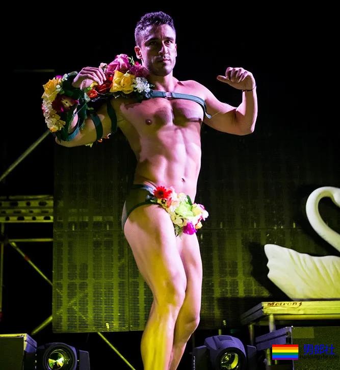 每年八月，三万基男齐聚希腊GAY岛上，就为这一盛事！ - 51虹马