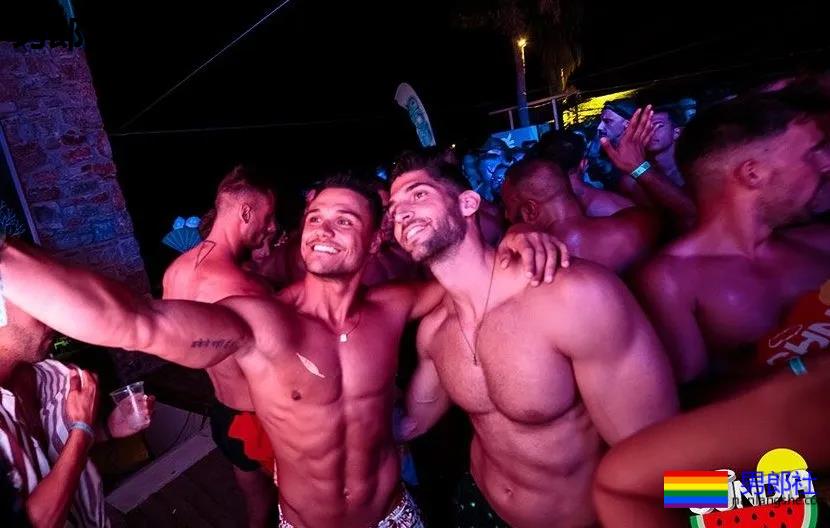 每年八月，三万基男齐聚希腊GAY岛上，就为这一盛事！ - 51虹马