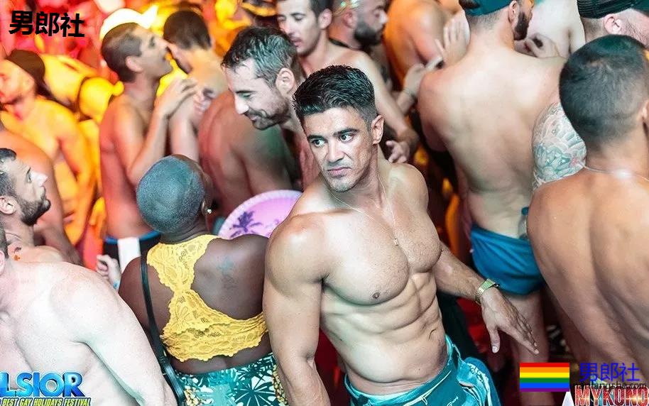 每年八月，三万基男齐聚希腊GAY岛上，就为这一盛事！ - 51虹马