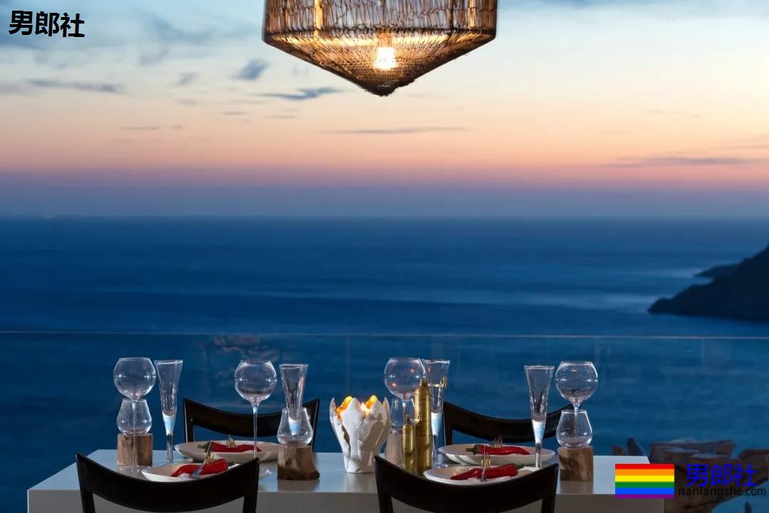 每年八月，三万基男齐聚希腊GAY岛上，就为这一盛事！ - 51虹马