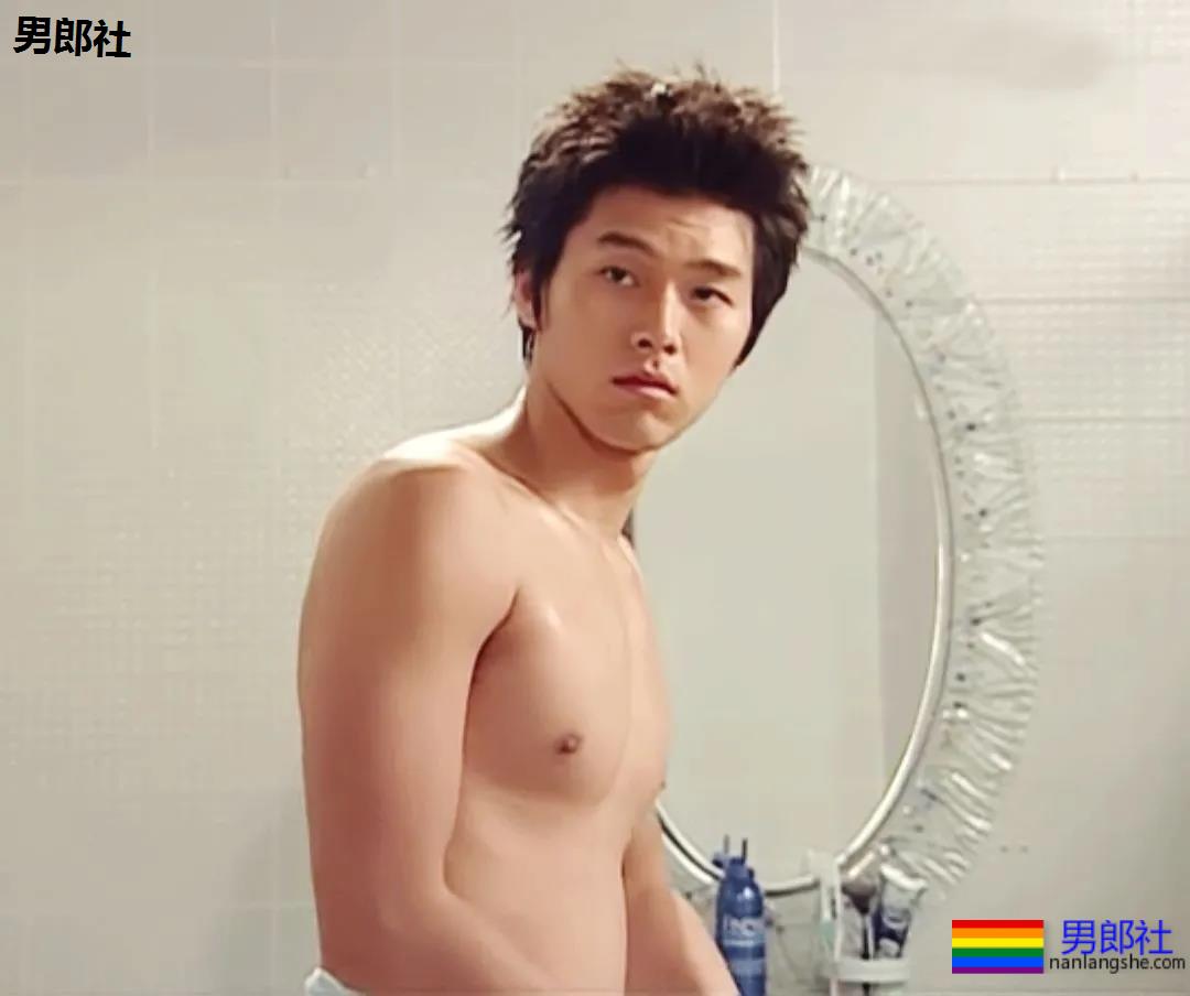 正装、军装、寸头……玄彬这波硬照太绝了！ - 51虹马