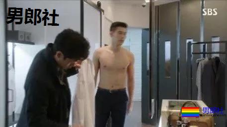 正装、军装、寸头……玄彬这波硬照太绝了! - 51虹马 正装、军装、寸头……玄彬这波硬照太绝了! - 51虹马