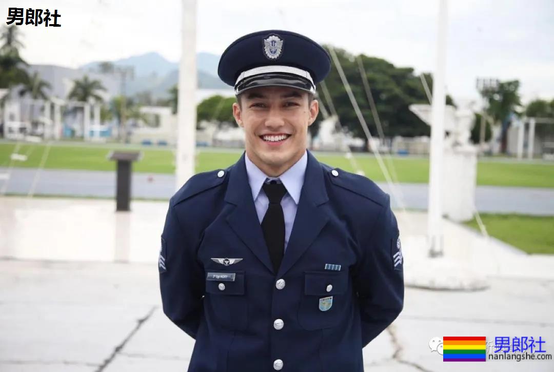 日本巴西混血体操运动员成同志天菜！笑容迷人身材完美 - 51虹马