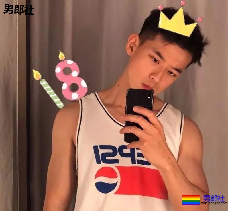 四川民航大学飞行员小哥,沉迷于他的颜值无法自拔!-51虹马