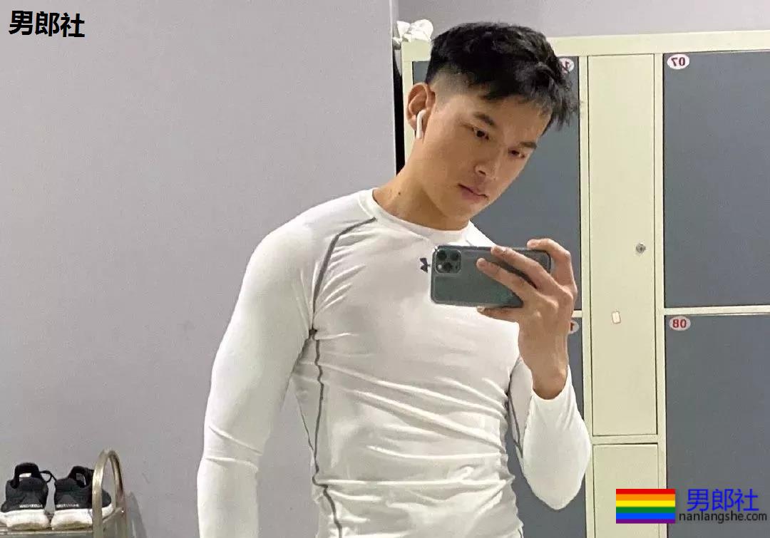 四川民航大学飞行员小哥，沉迷于他的颜值无法自拔！ - 51虹马