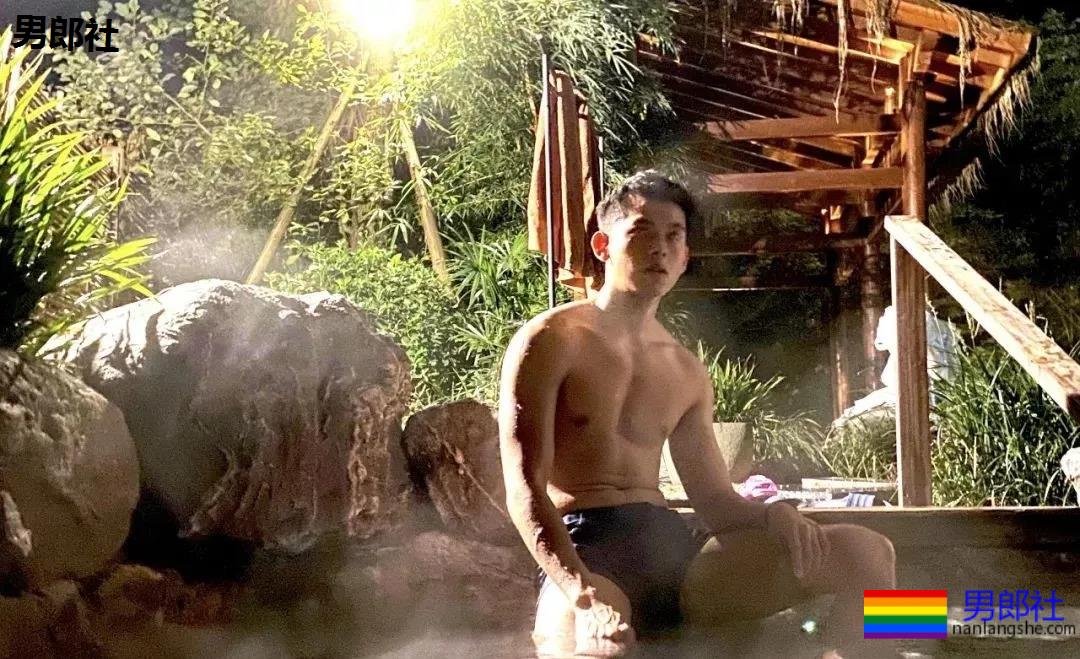 四川民航大学飞行员小哥，沉迷于他的颜值无法自拔！ - 51虹马