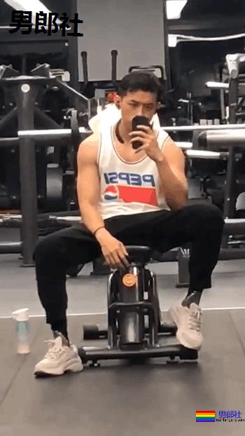 四川民航大学飞行员小哥，沉迷于他的颜值无法自拔！ - 51虹马