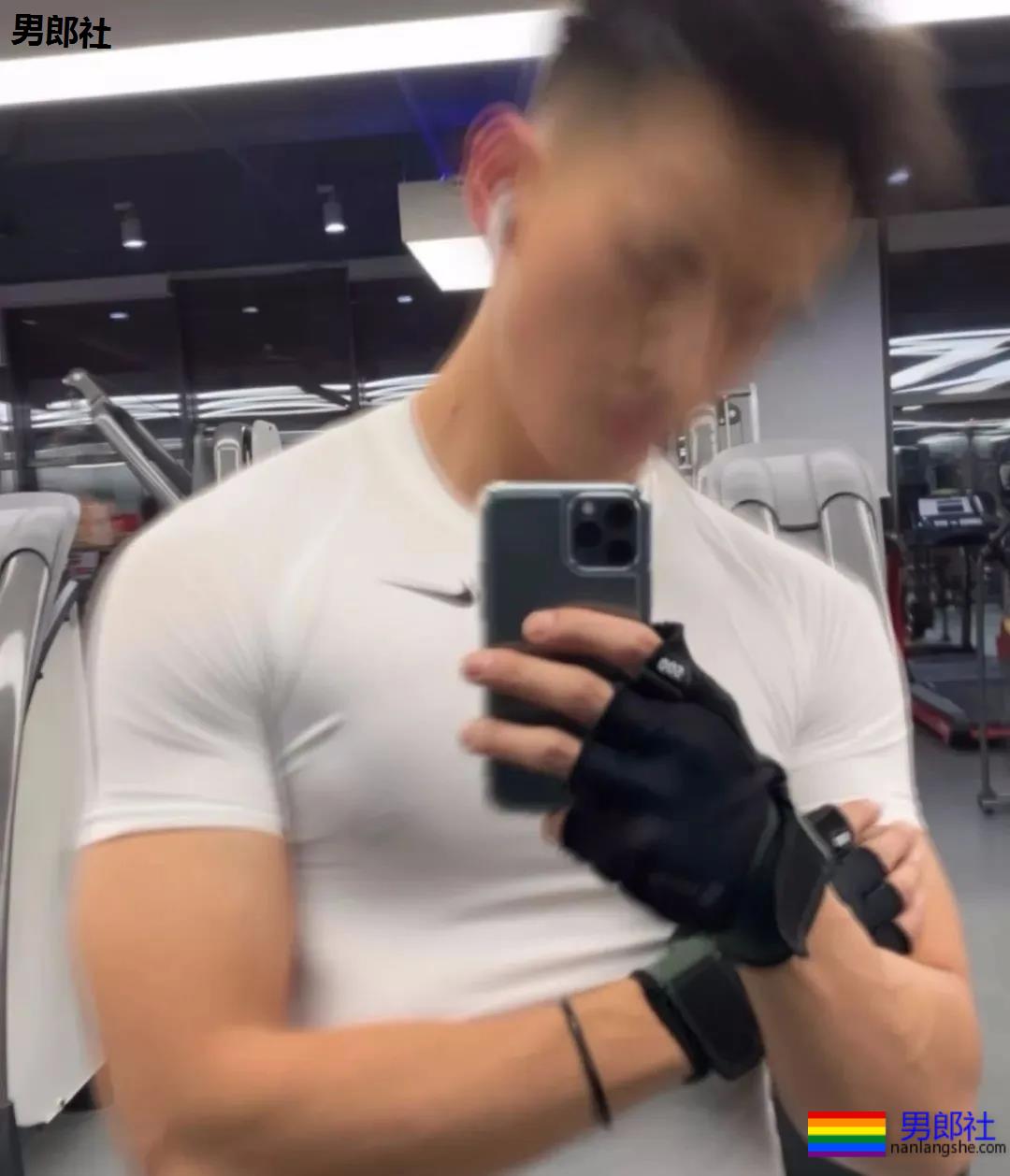 四川民航大学飞行员小哥，沉迷于他的颜值无法自拔！ - 51虹马