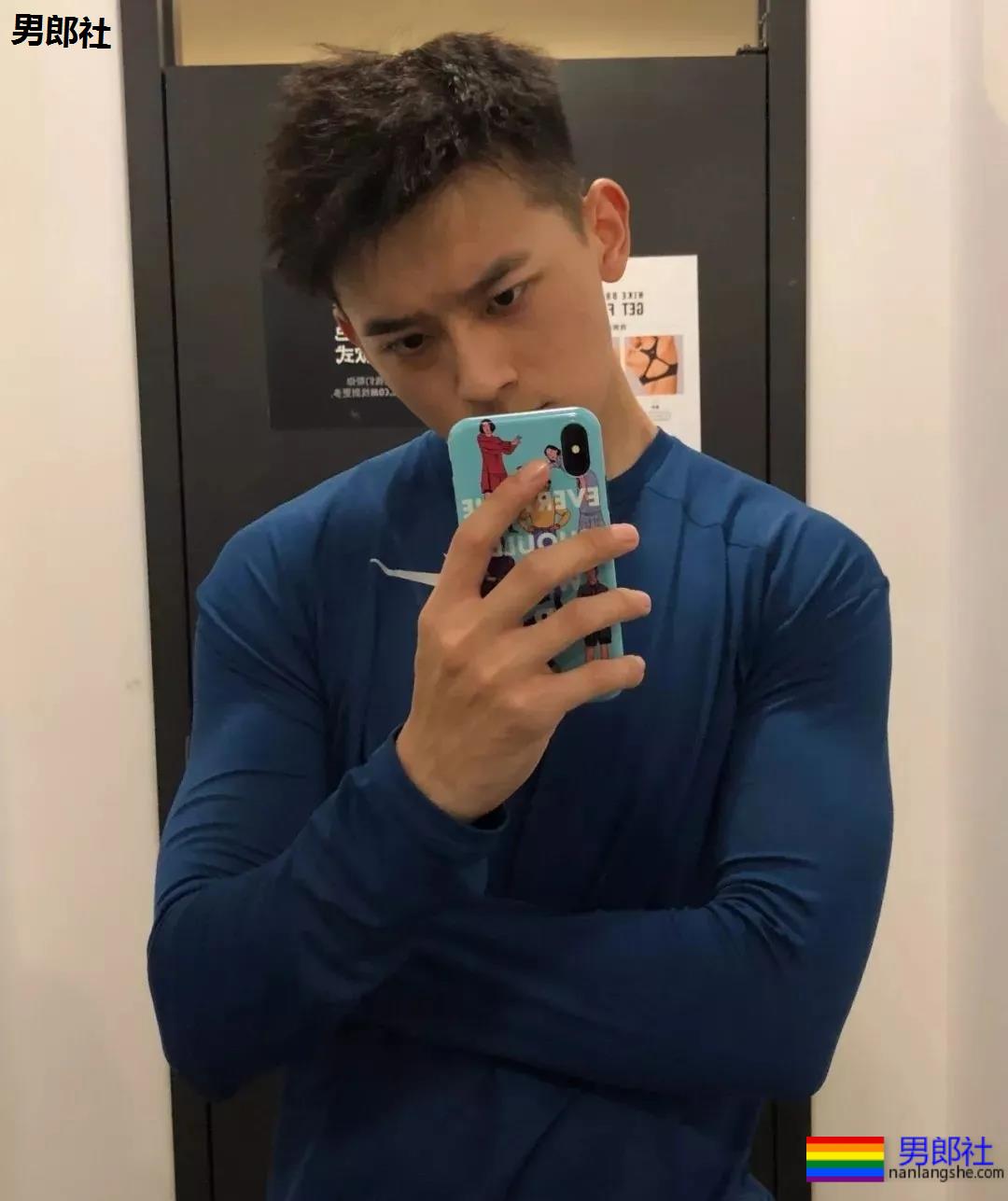 四川民航大学飞行员小哥，沉迷于他的颜值无法自拔！ - 51虹马