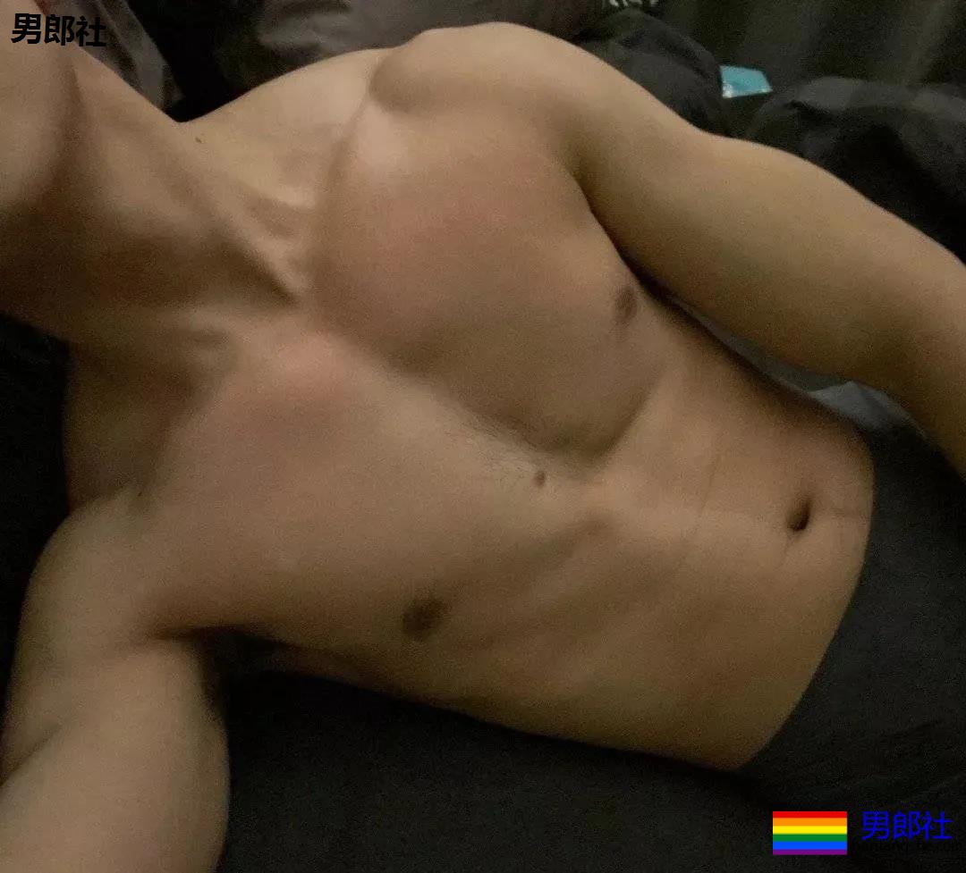 四川民航大学飞行员小哥，沉迷于他的颜值无法自拔！ - 51虹马