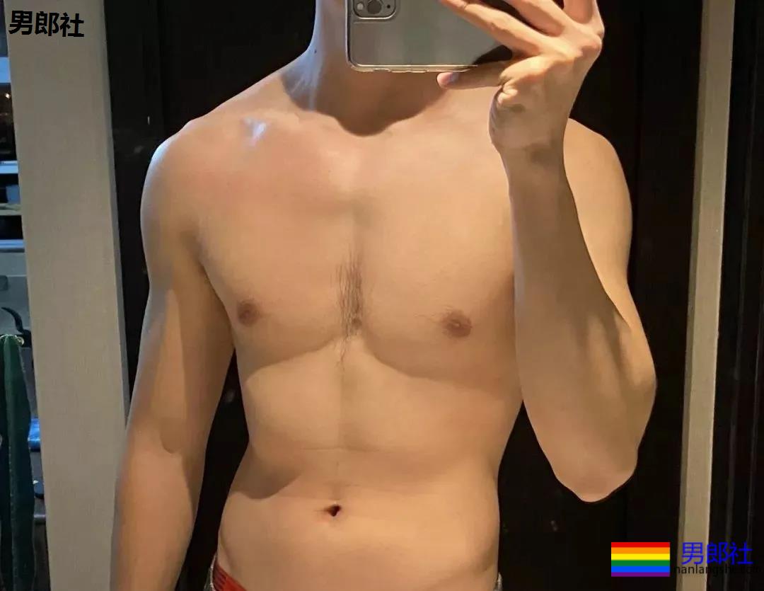 四川民航大学飞行员小哥，沉迷于他的颜值无法自拔！ - 51虹马