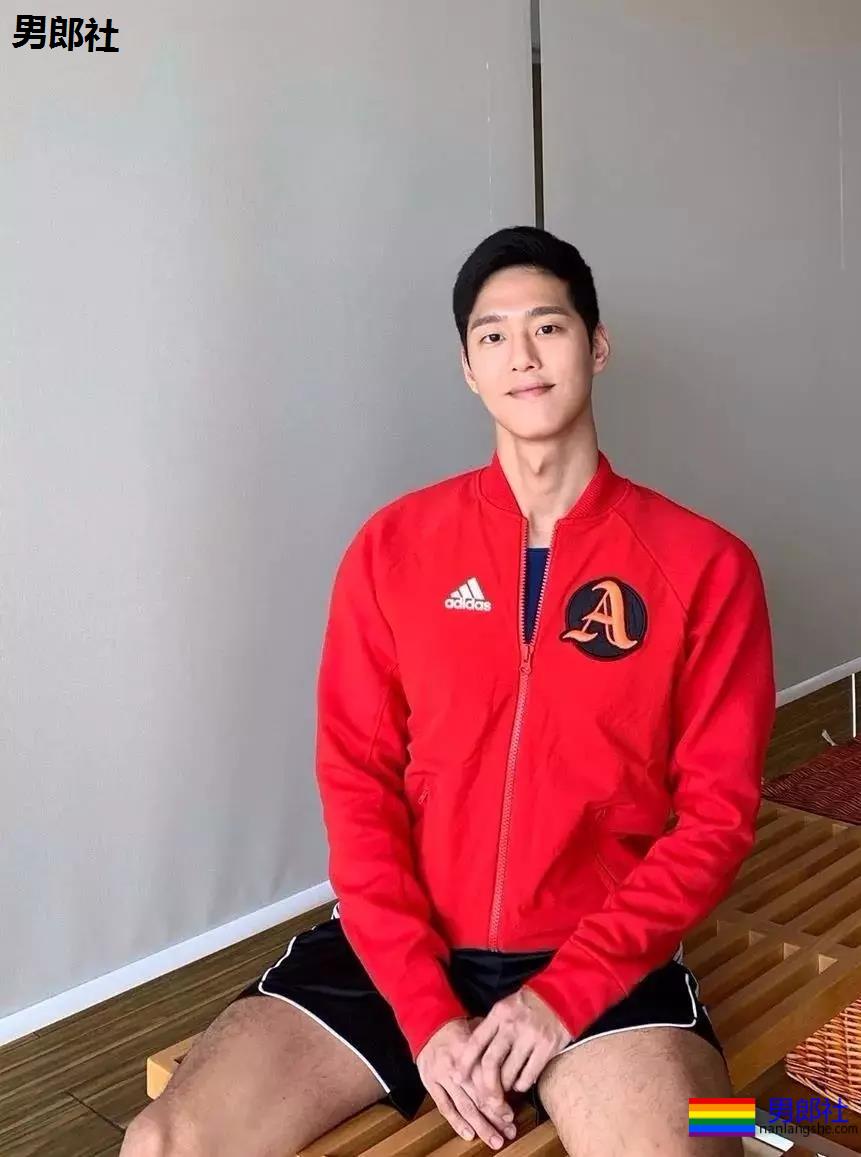 长腿欧巴的制服诱惑！你能挺几秒？ - 51虹马