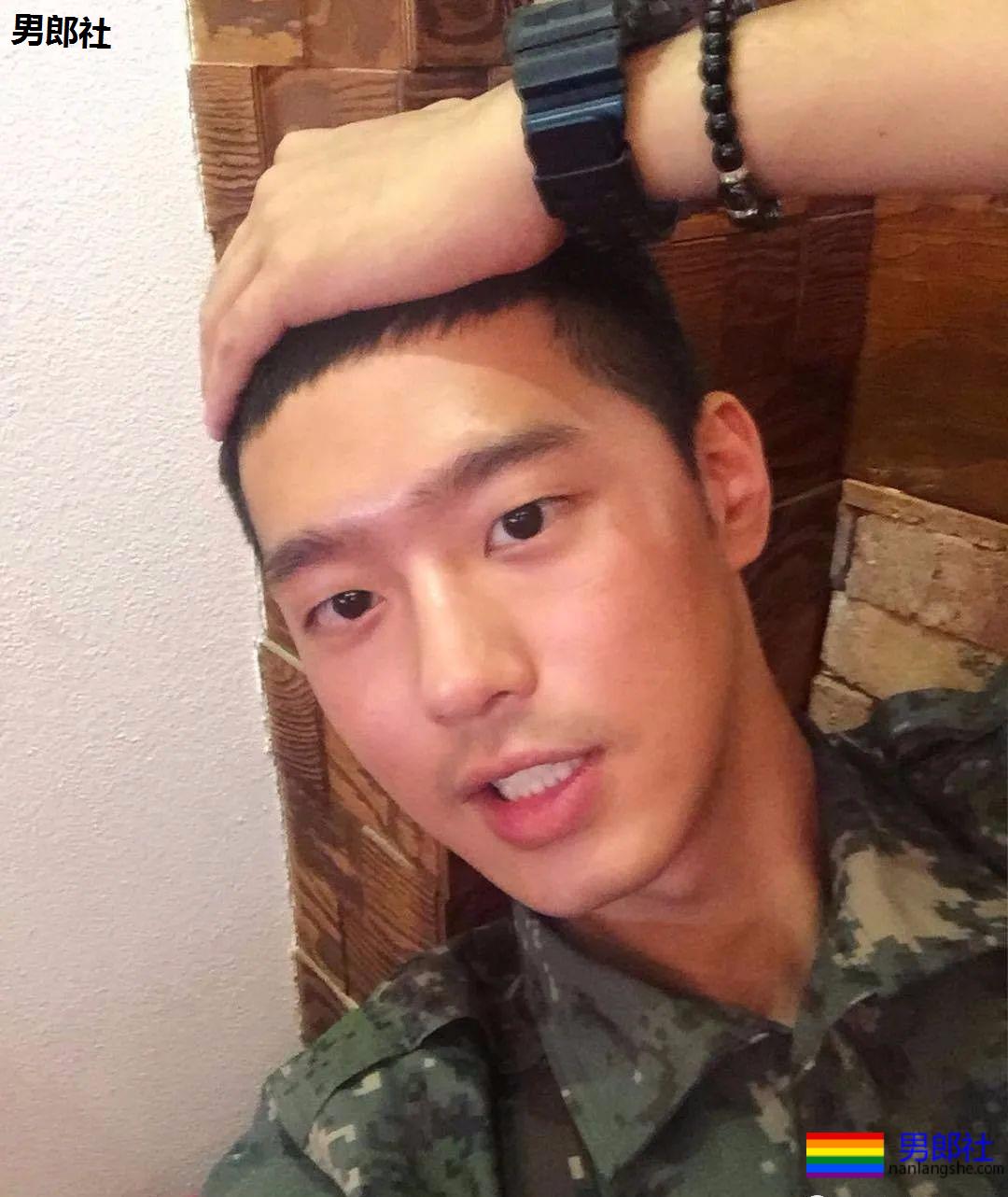 长腿欧巴的制服诱惑！你能挺几秒？ - 51虹马