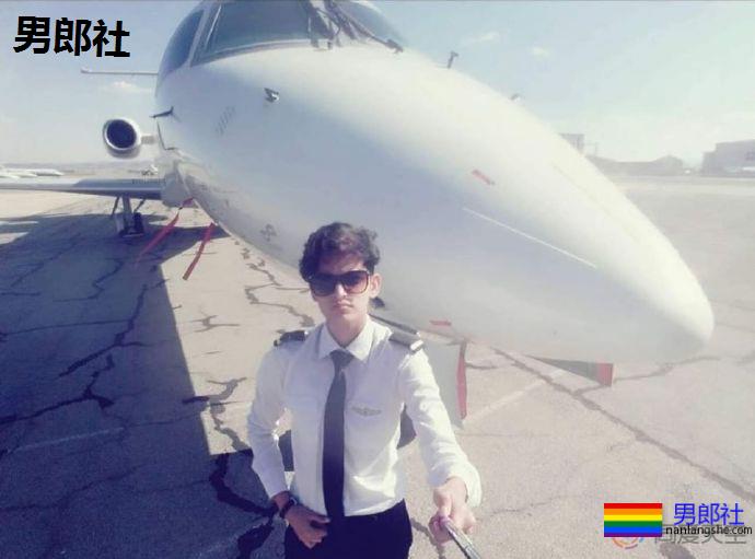 印度首位跨性别飞行员因“性别不一致”被禁飞半年 - 51虹马 印度首位跨性别飞行员因“性别不一致”被禁飞半年 - 51虹马