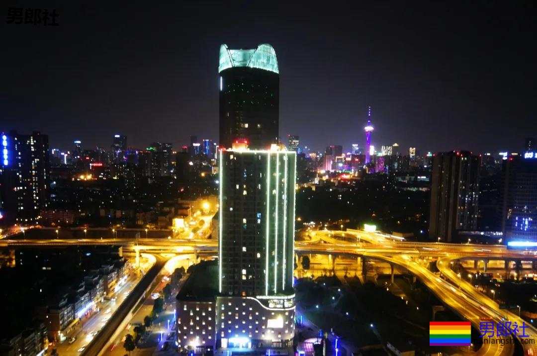 和已婚男子的那四年 - 51虹马