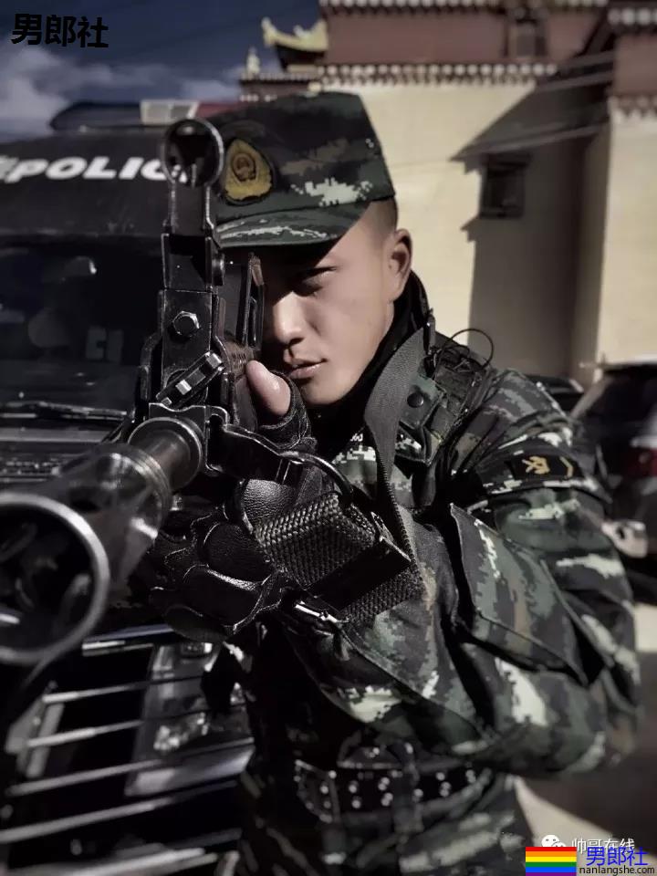 湖南卫视捧红的神颜兵哥哥，寸头制服A到爆，现在变成这样了…… - 51虹马