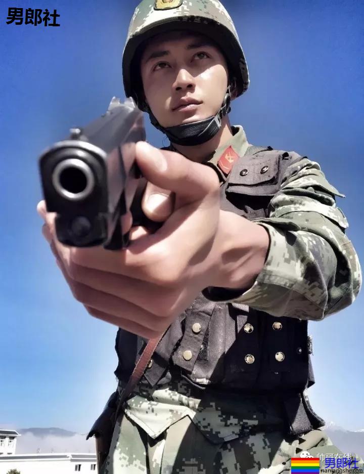 湖南卫视捧红的神颜兵哥哥，寸头制服A到爆，现在变成这样了…… - 51虹马