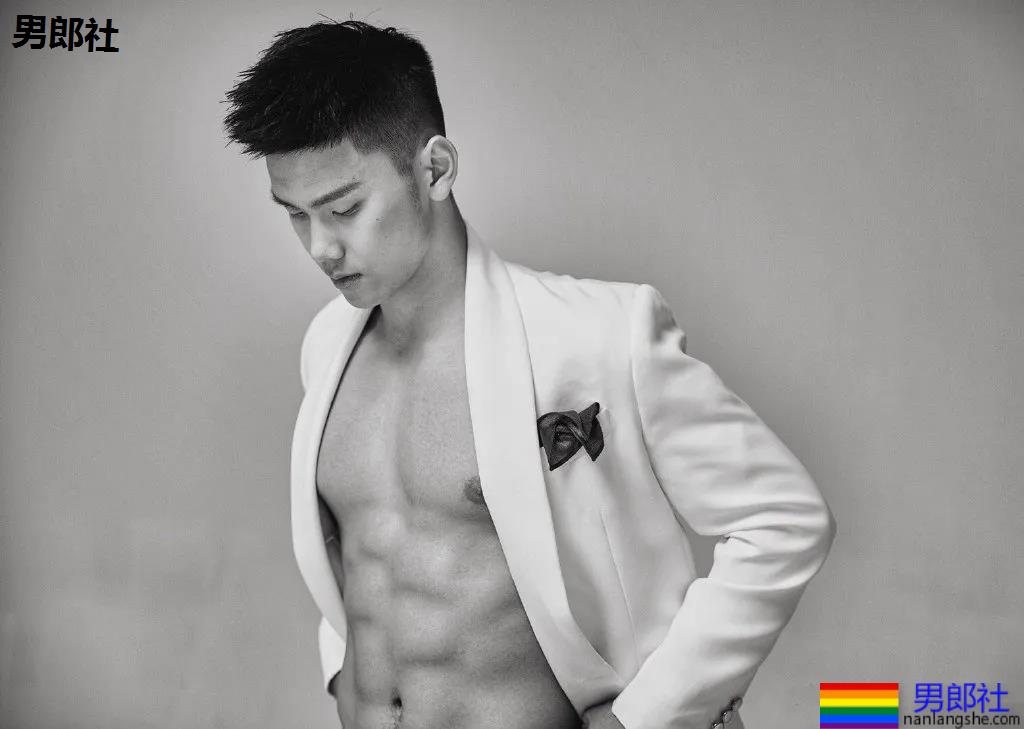 后翘188长腿筋霸小狼狗，腹肌腱子肉身材，哪哪都太强！ - 51虹马