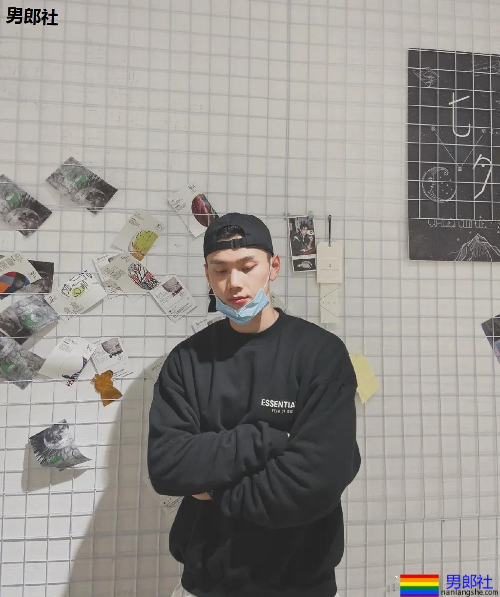 后翘188长腿筋霸小狼狗，腹肌腱子肉身材，哪哪都太强！ - 51虹马