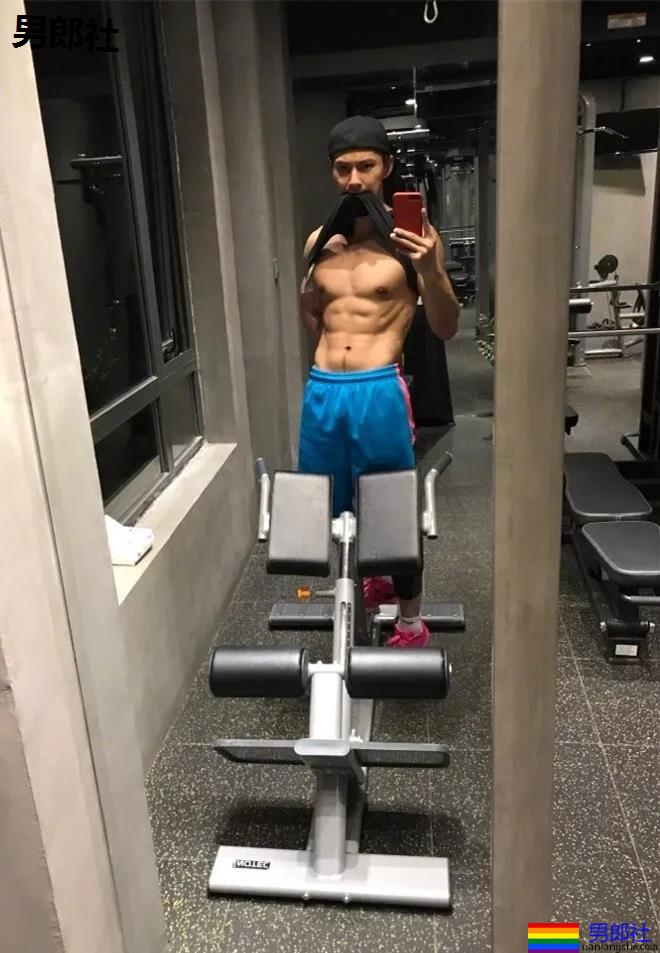 长腿高鼻梁徐正溪出浴视频曝光,名品腹肌馋哭全网! - 51虹马 长腿高鼻梁徐正溪出浴视频曝光,名品腹肌馋哭全网! - 51虹马