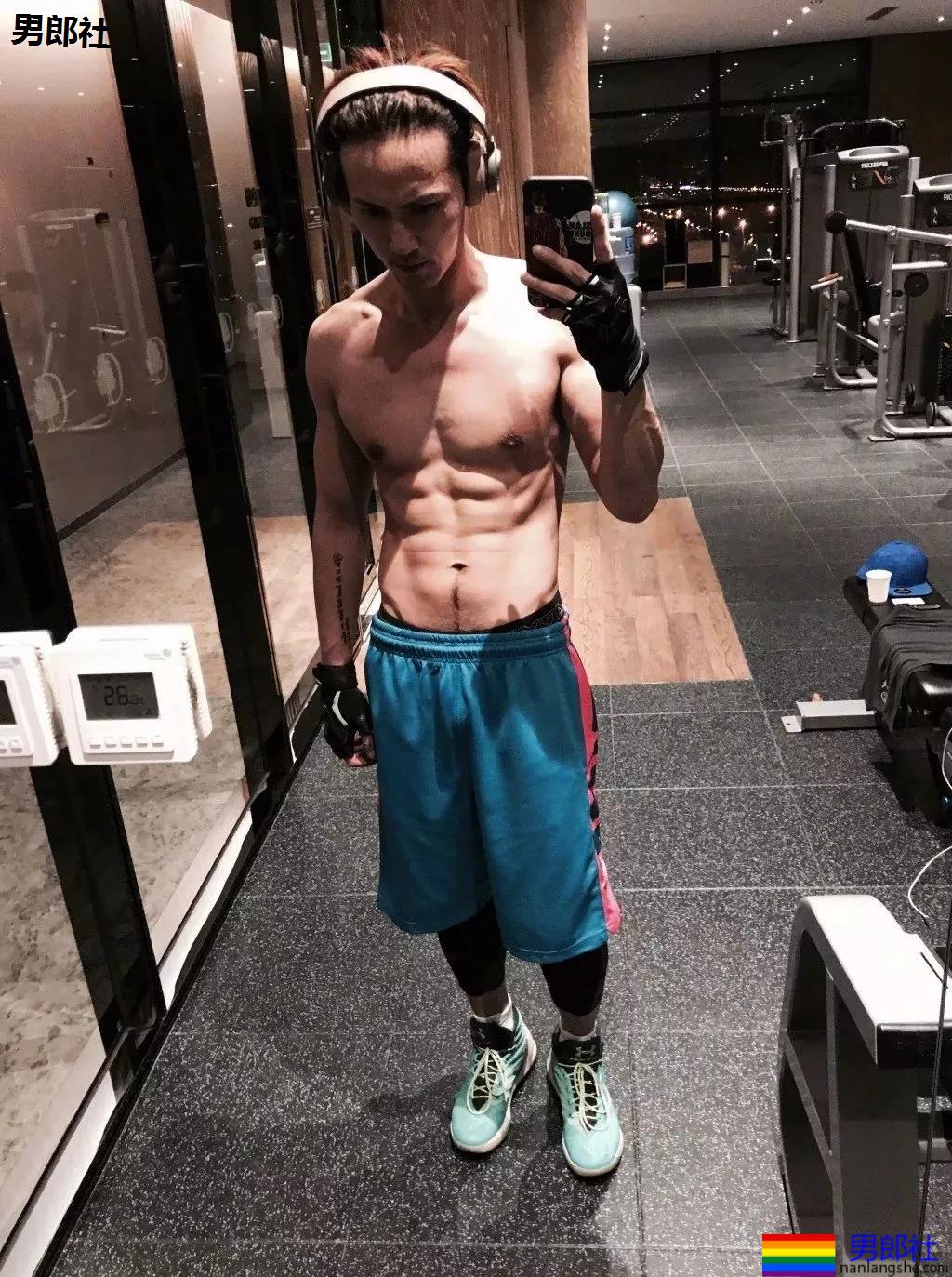 长腿高鼻梁徐正溪出浴视频曝光,名品腹肌馋哭全网! - 51虹马 长腿高鼻梁徐正溪出浴视频曝光,名品腹肌馋哭全网! - 51虹马