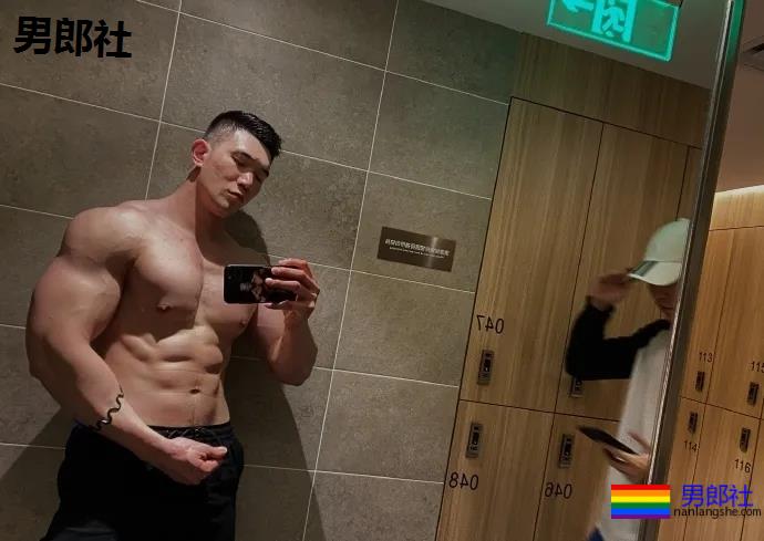 大到犯规！193cm筋肉小哥，他是“肌肉版”杨洋！ - 51虹马