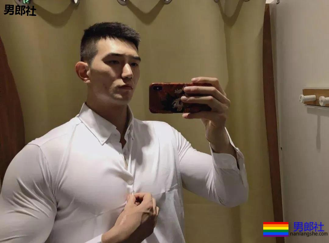 大到犯规！193cm筋肉小哥，他是“肌肉版”杨洋！ - 51虹马