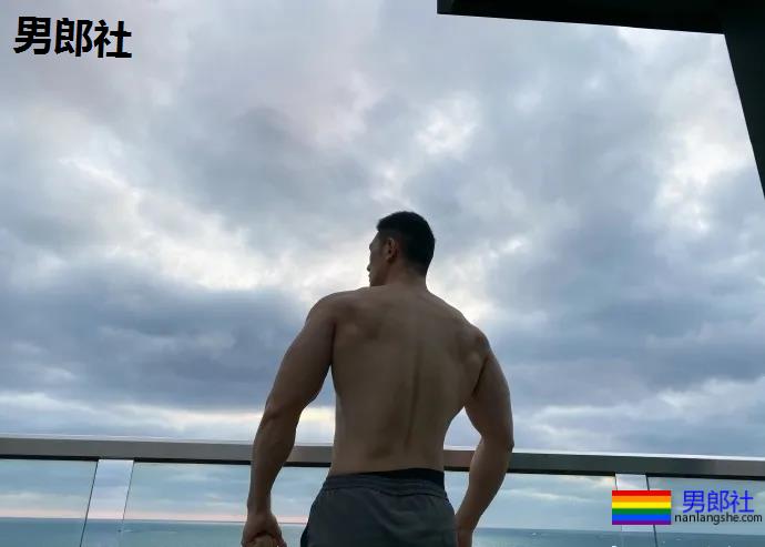 大到犯规！193cm筋肉小哥，他是“肌肉版”杨洋！ - 51虹马