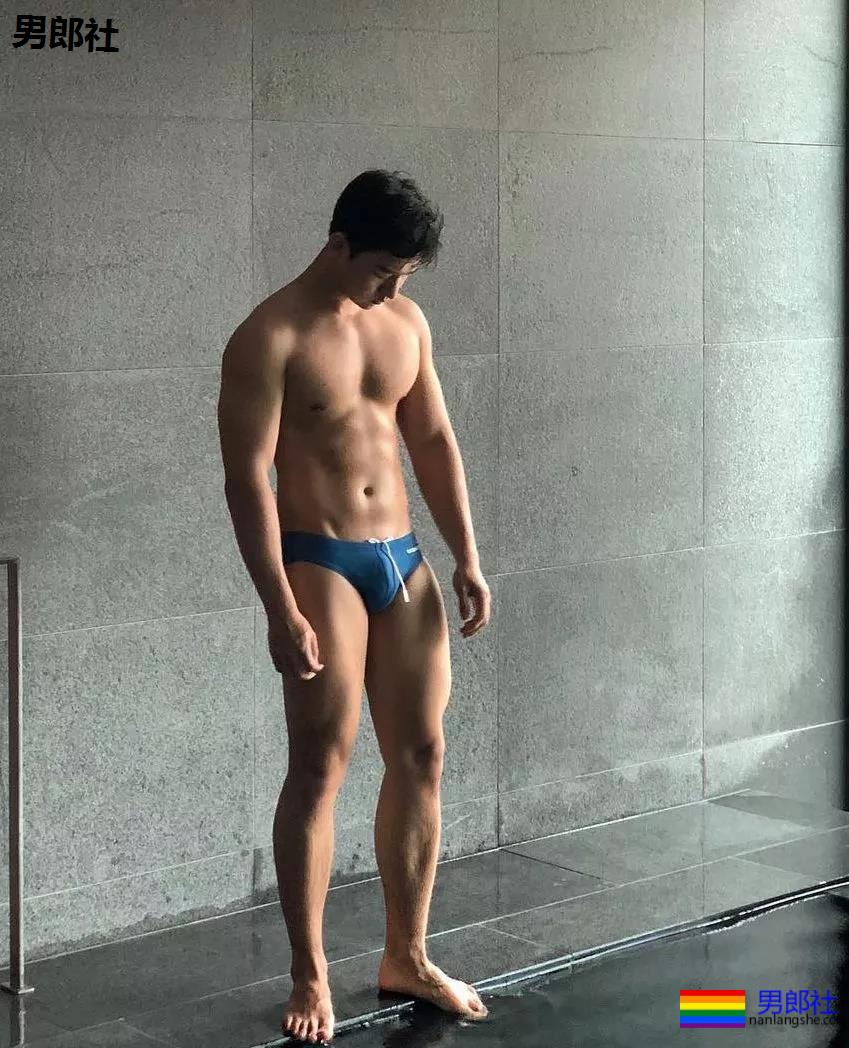 泳裤大包名媛疑是塞东西?发堉超强!塞了什么东西!? - 51虹马 泳裤大包名媛疑是塞东西?发堉超强!塞了什么东西!? - 51虹马