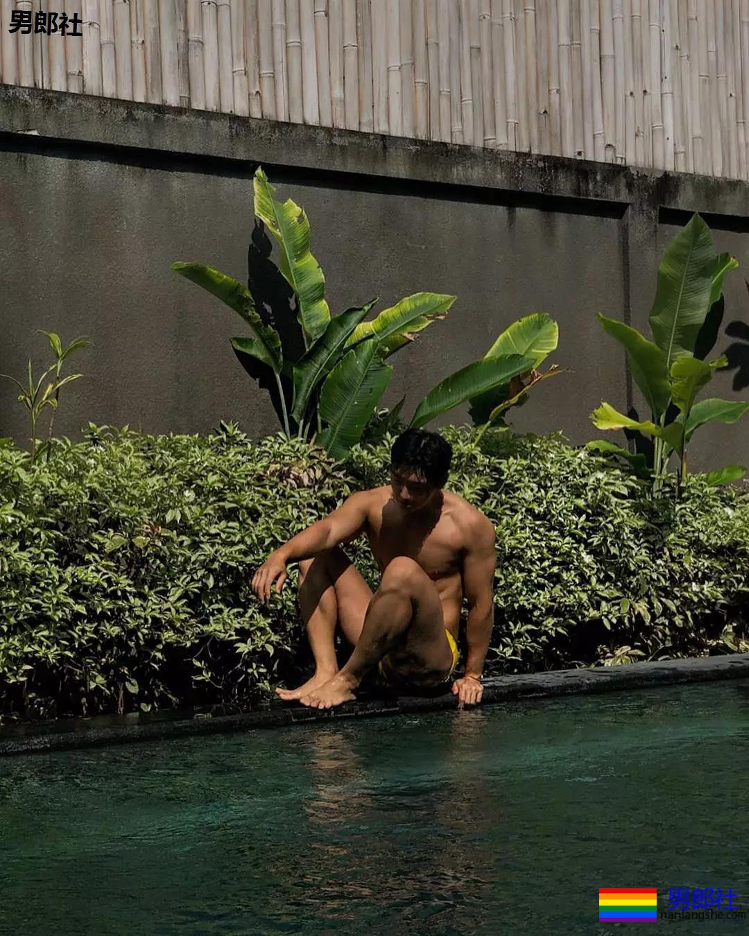 泳裤大包名媛疑是塞东西?发堉超强!塞了什么东西!? - 51虹马 泳裤大包名媛疑是塞东西?发堉超强!塞了什么东西!? - 51虹马