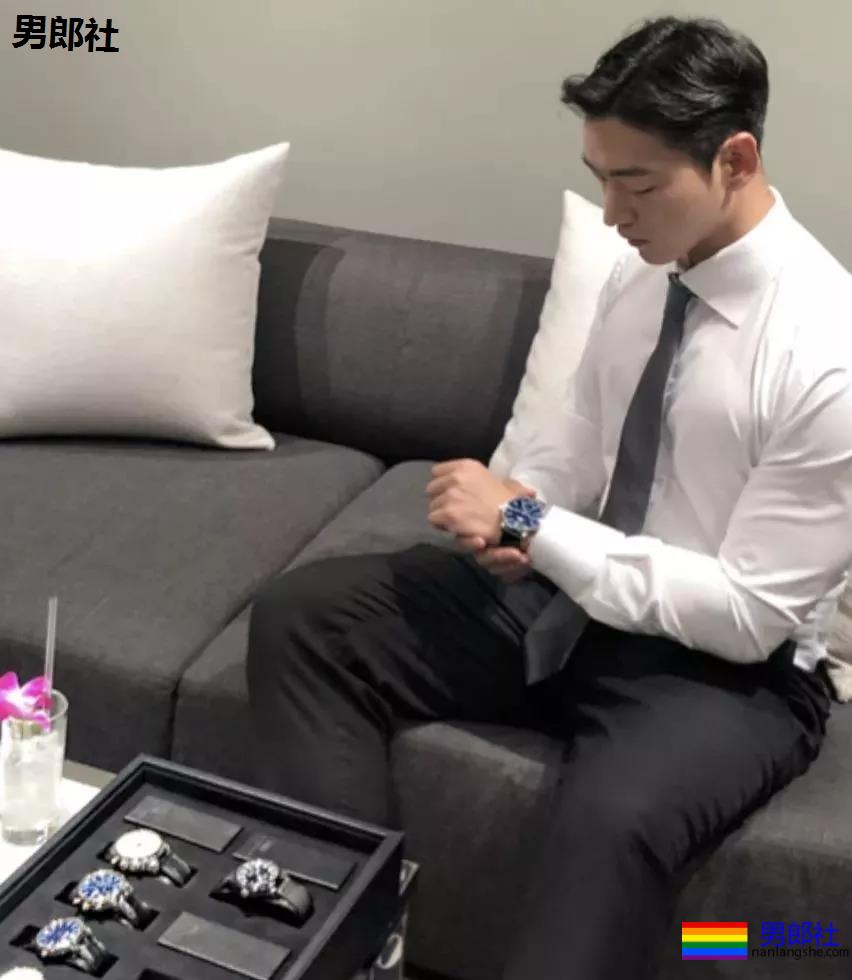 泳裤大包名媛疑是塞东西?发堉超强!塞了什么东西!? - 51虹马 泳裤大包名媛疑是塞东西?发堉超强!塞了什么东西!? - 51虹马