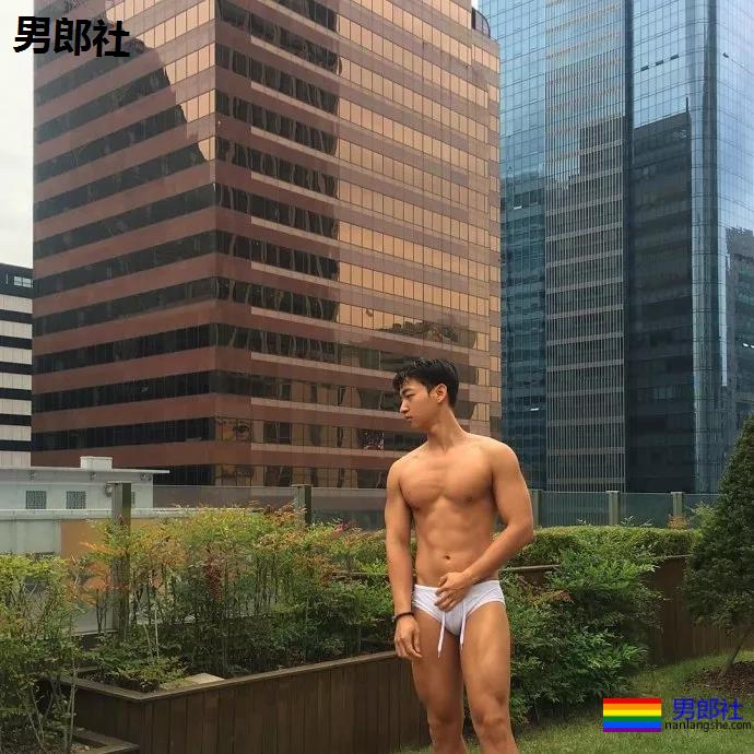 泳裤大包名媛疑是塞东西?发堉超强!塞了什么东西!? - 51虹马 泳裤大包名媛疑是塞东西?发堉超强!塞了什么东西!? - 51虹马