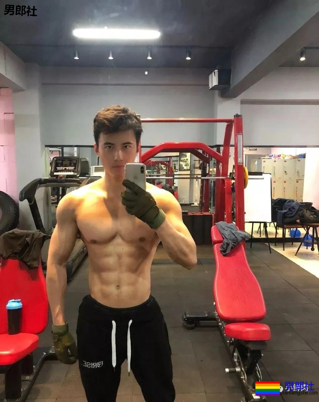 浙江狙击手小哥火了，自带一身腱子肉鼻子超大！ - 51虹马