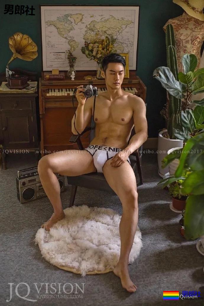 模特名字为「子扬」，一米九的高个子健硕的体魄（190的大胸） - 51虹马