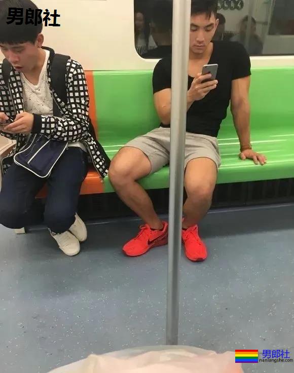 包晗去哪儿了？网友地铁偶遇的是他？ - 51虹马