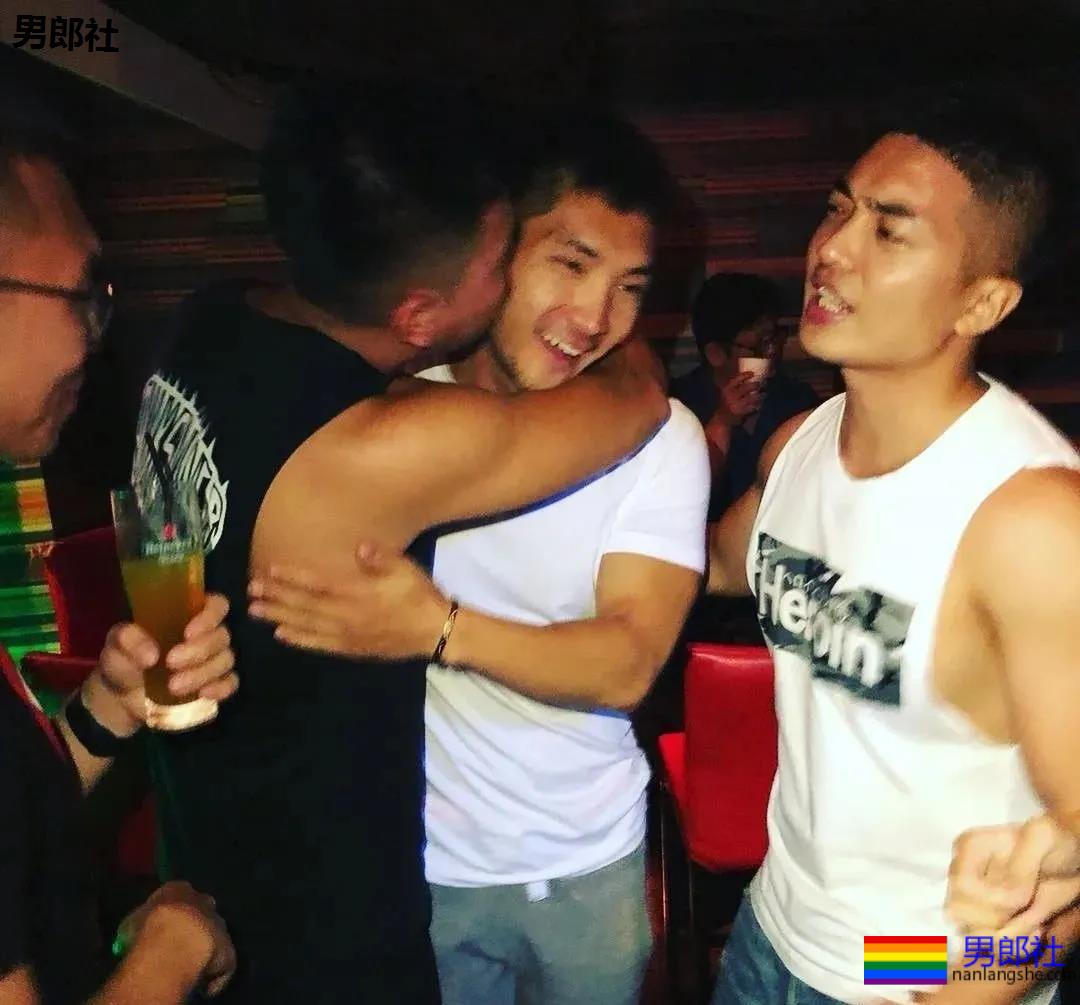 包晗去哪儿了？网友地铁偶遇的是他？ - 51虹马