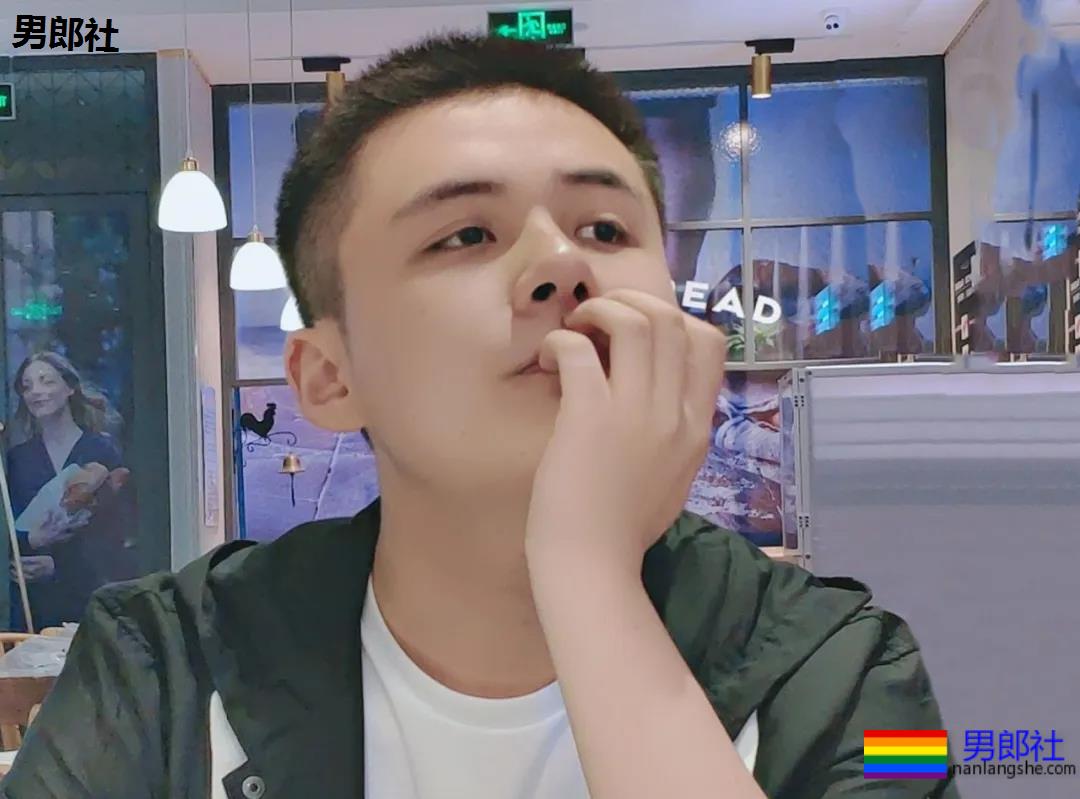 "我被调到呼吸科”、“祖母感染去世了"丨10个被疫情改变人生的gay - 51虹马