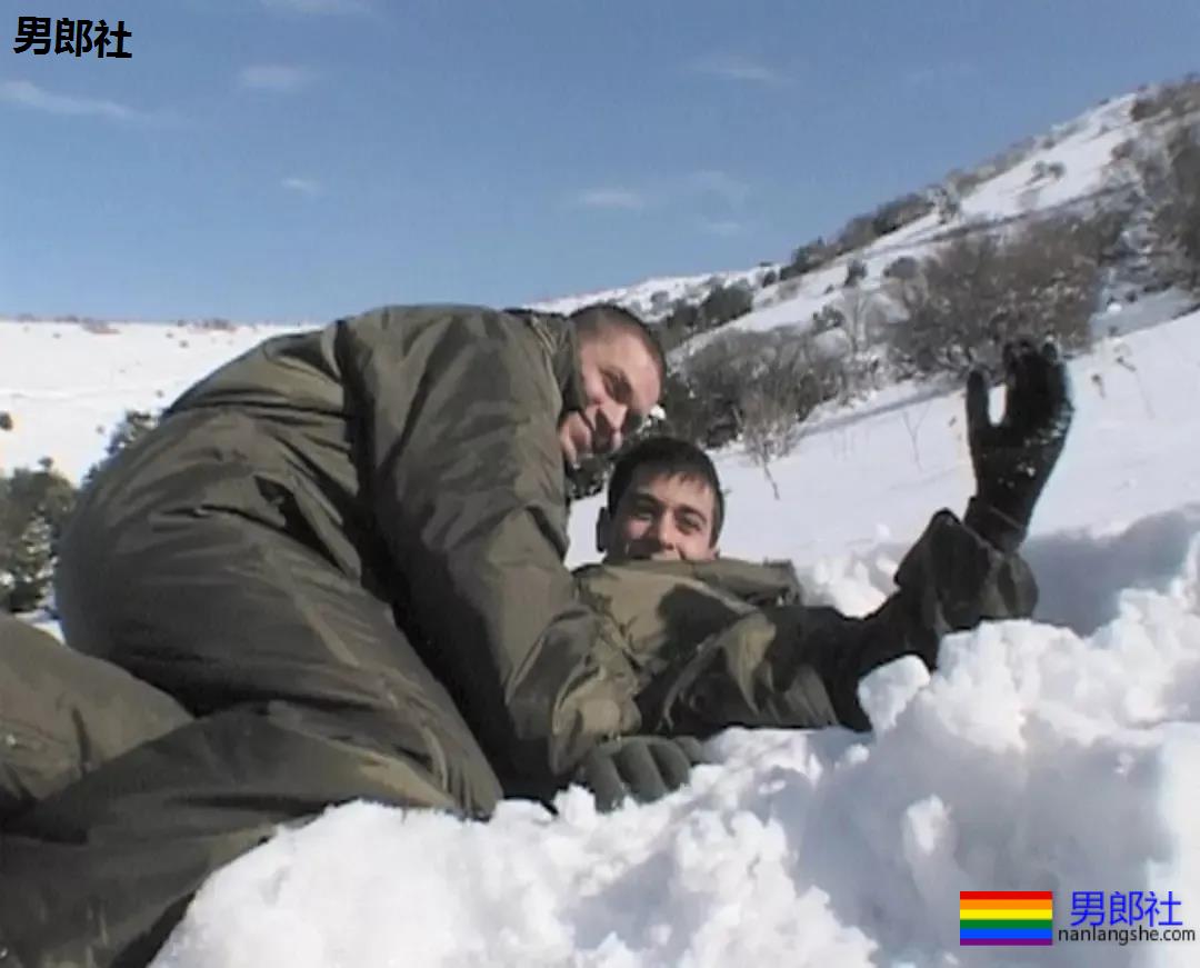 "长官，你想干我吗？那就来啊！"兵哥哥的性爱往事，画面超细腻。 - 51虹马