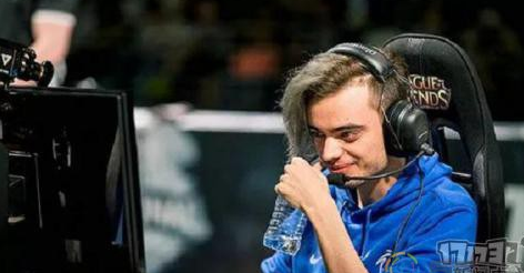 LOL：因同性恋遭队友欺负，土耳其选手宣布退役 - 51虹马