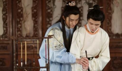 两攻一受，深情爱恋。。。画面好美！-51虹马