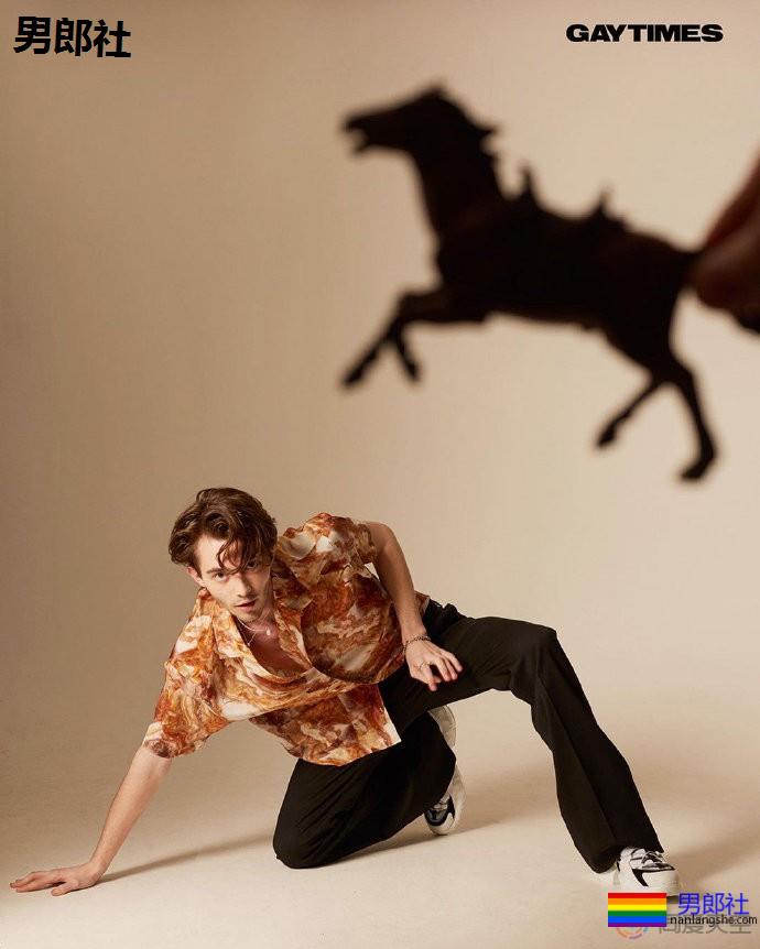 灰森亮相《Gay Times》封面 - 51虹马