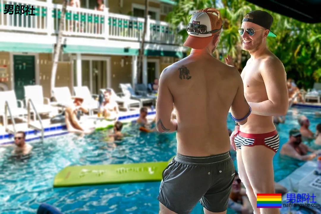 西班牙最SAO两大同志小镇PK,哪个更好玩? - 51虹马 西班牙最SAO两大同志小镇PK,哪个更好玩? - 51虹马