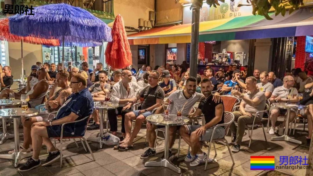 西班牙最SAO两大同志小镇PK,哪个更好玩? - 51虹马 西班牙最SAO两大同志小镇PK,哪个更好玩? - 51虹马