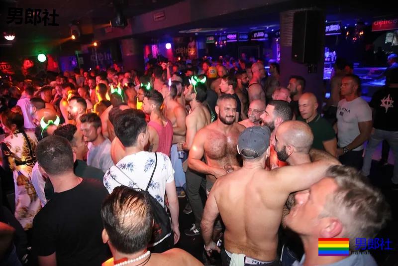 西班牙最SAO两大同志小镇PK,哪个更好玩? - 51虹马 西班牙最SAO两大同志小镇PK,哪个更好玩? - 51虹马