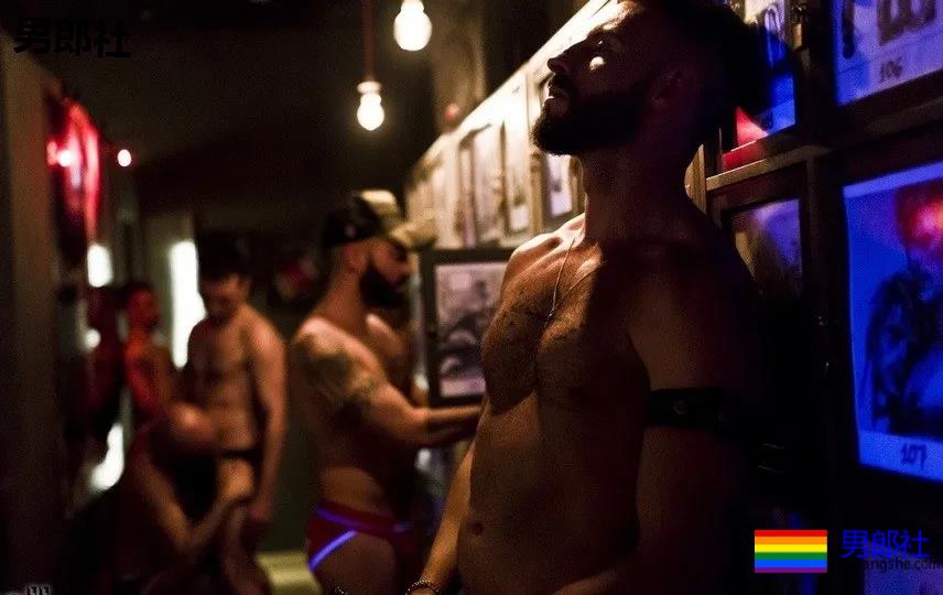 西班牙最SAO两大同志小镇PK,哪个更好玩? - 51虹马 西班牙最SAO两大同志小镇PK,哪个更好玩? - 51虹马